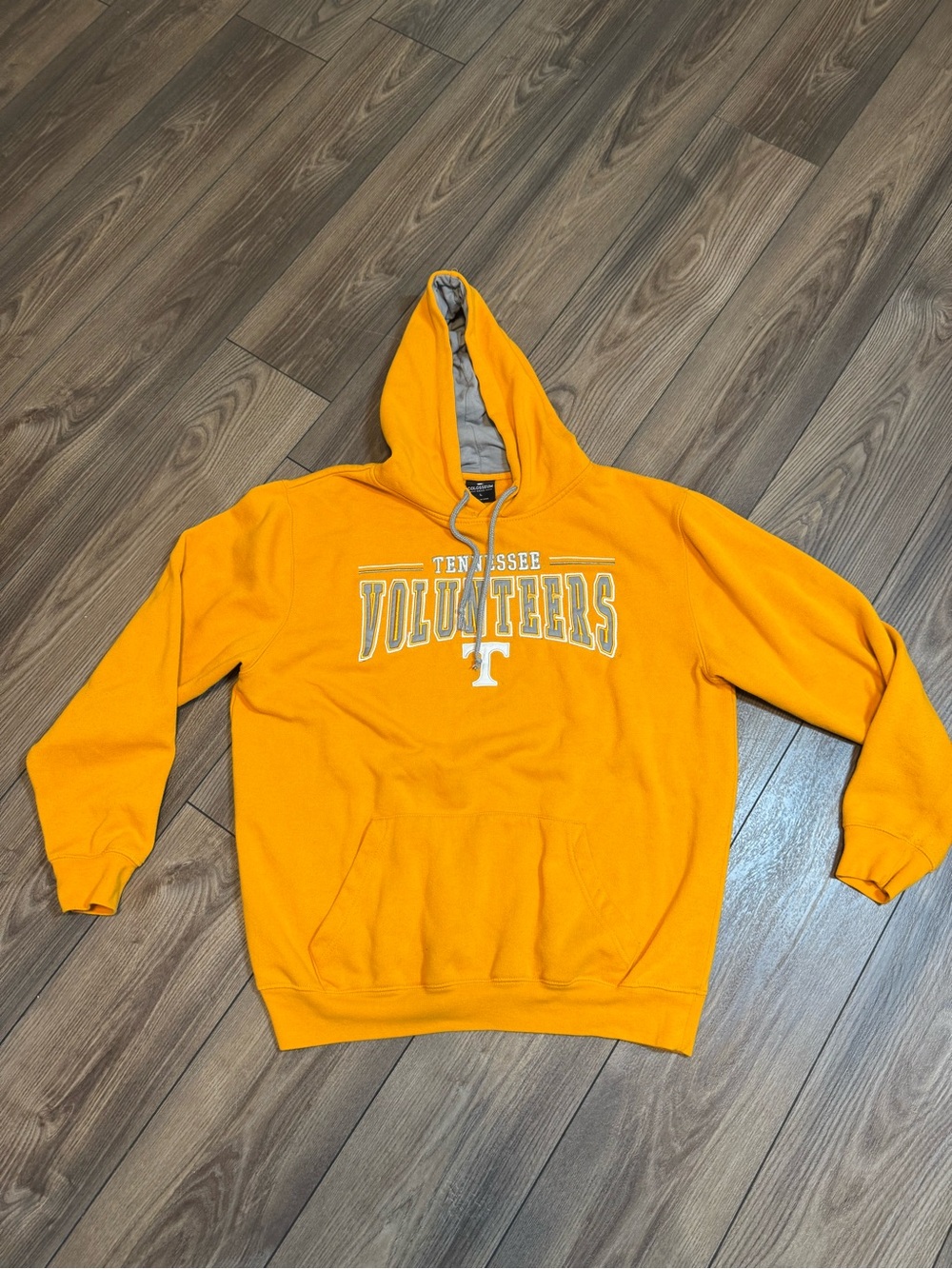 Colosseum Tennessee Volunteers Orange Crewneck Sweatshirt